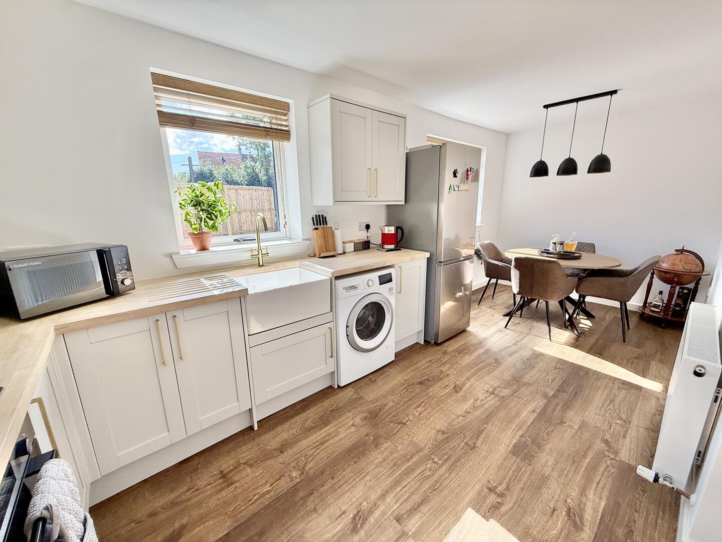 Queen's Place, Kilwinning